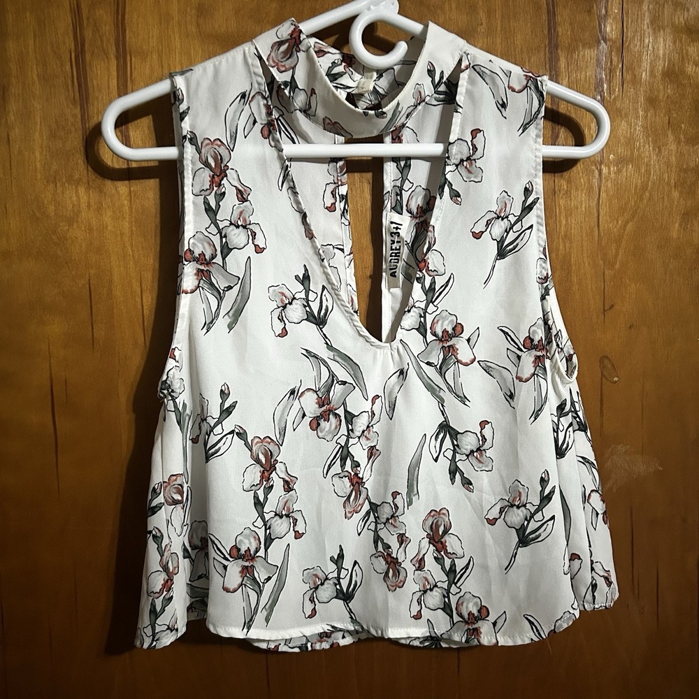 AUDREY 3+1 FLORAL V-NECK HALTER CAMISOLE Size M Color White/Floral